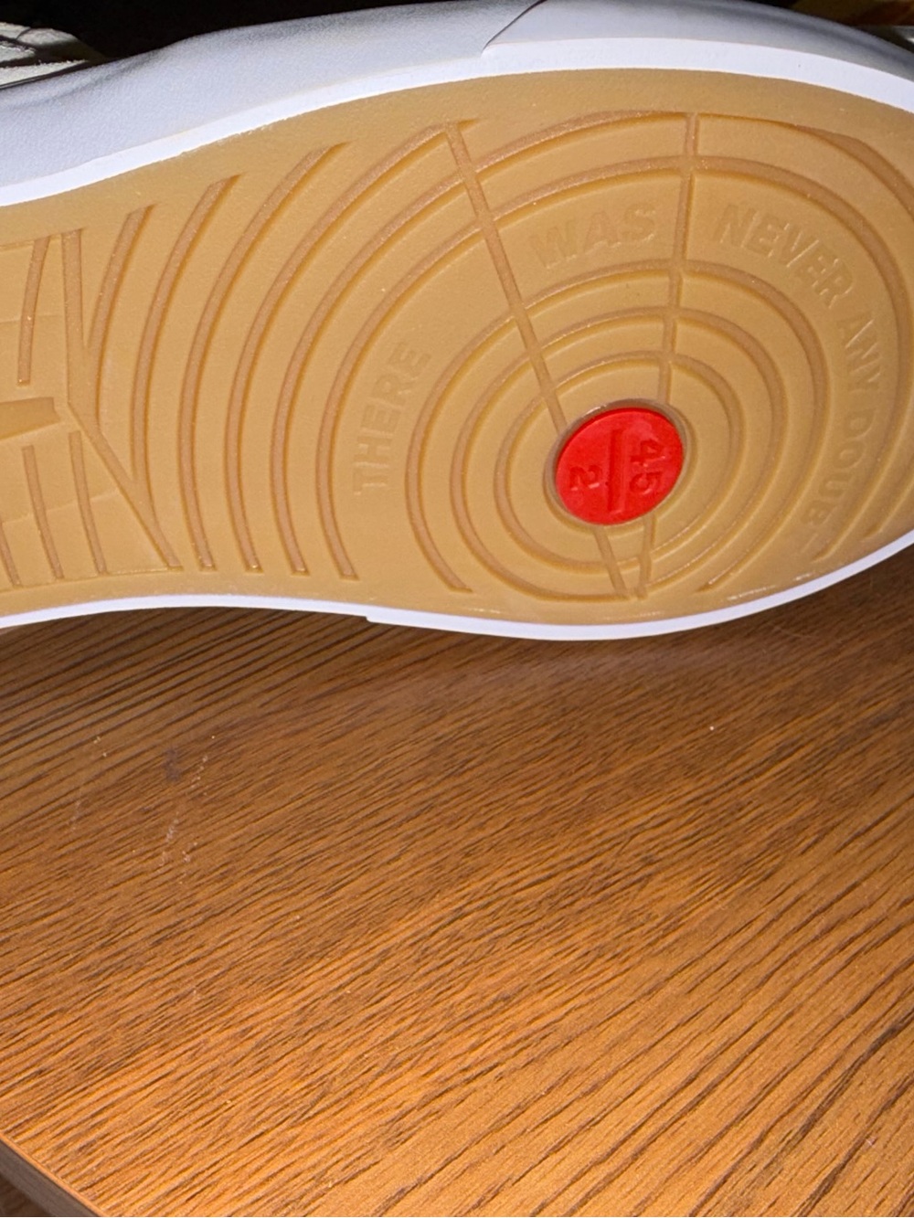 Jordan Men’s ' Series Mid Sneakers in Orange and Cream - Picture 5 of 11